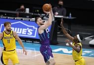 Gordon Hayward #20 of the Charlotte Hornets attempts a shot